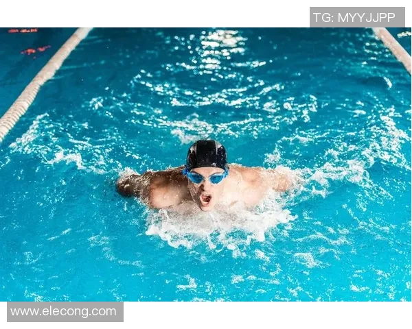 足球明星塑体模型图片展现运动之美与艺术魅力的完美结合