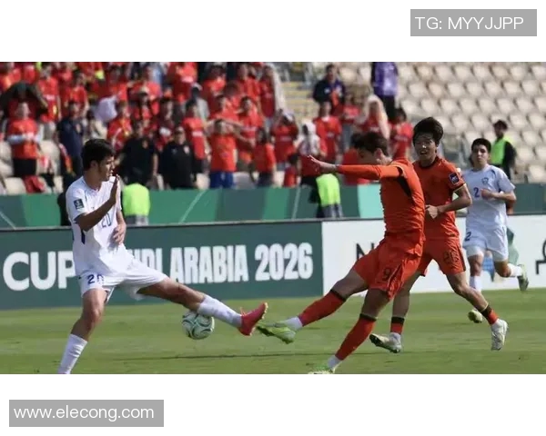 足球明星在逆境中展现坚韧精神与团队合作的感人瞬间视频合集