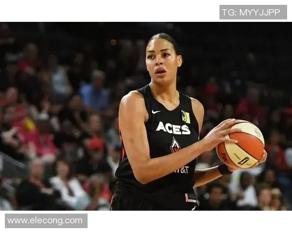 欧美篮球明星前女友转行成模特引发热议与关注